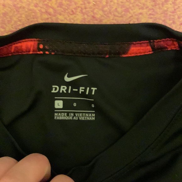 NWT Nike Dri-Fit long sleeve lightweight top​ - Picture 2 of 6